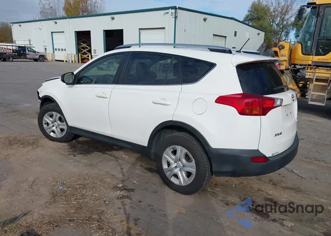 2015 Toyota Rav4 Le z USA, uszkodzony, nr VIN JTMBFREVXFJ039729